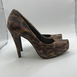 BCBGeneration Parade High Heels Brown Black Cheetah Leopard Leather Womens 7